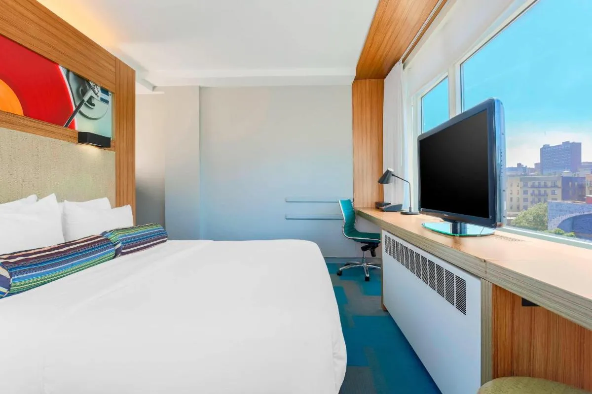 Aloft Harlem — 2