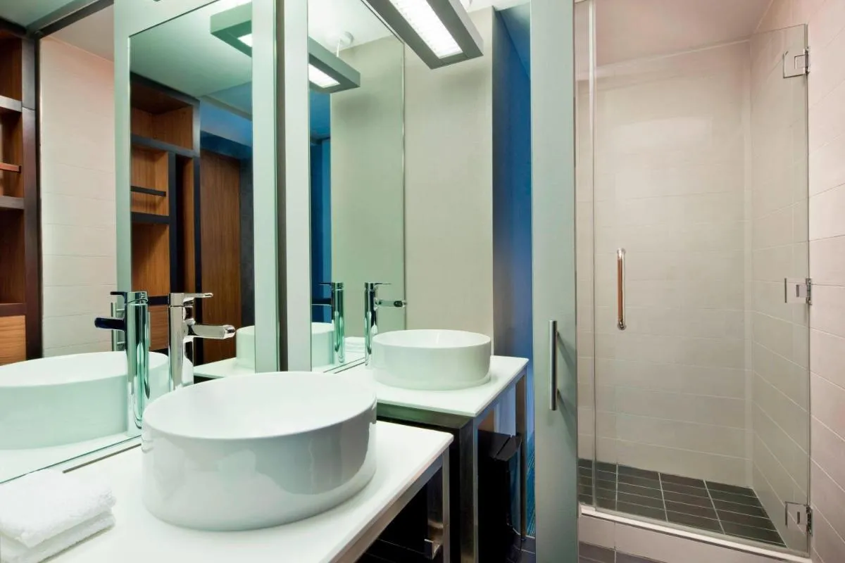 Aloft Manhattan Downtown – Financial District — 3
