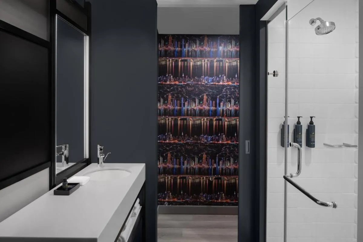 Aloft New York Chelsea — 7