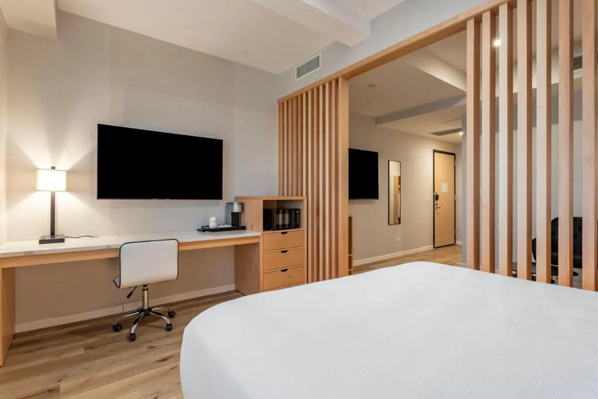 Best Western Plus Soho Hotel — 5