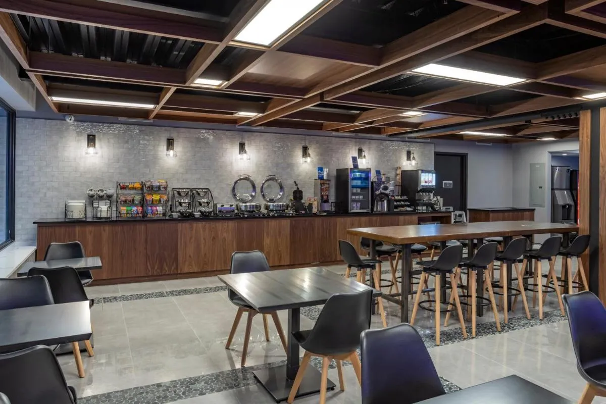 Best Western Plus Soho Hotel — 4