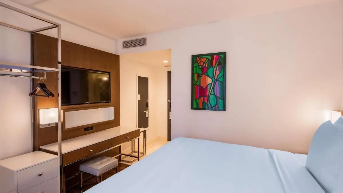 Best Western Premier Empire State Hotel — 7