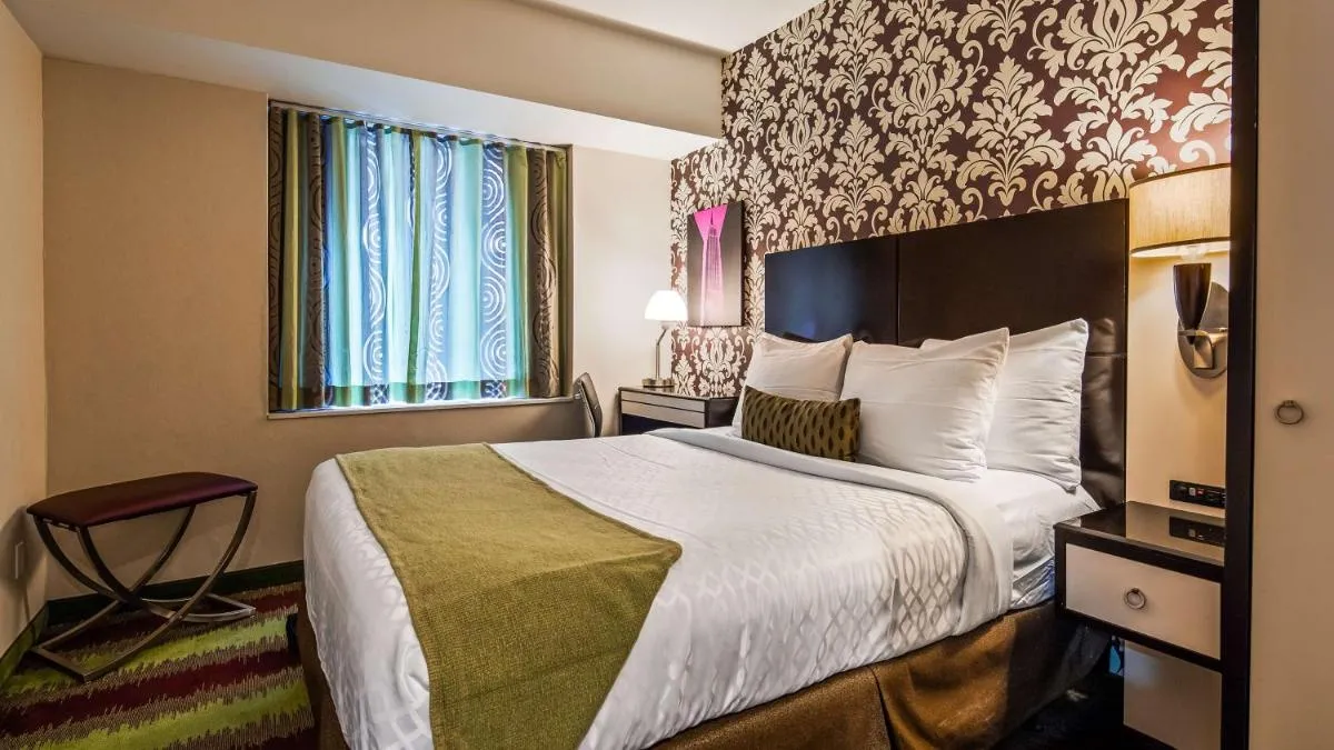 Best Western Premier Herald Square — 7