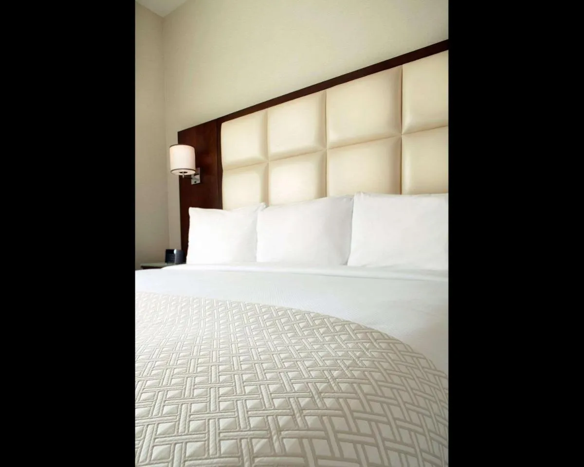 Cambria Hotel New York – Chelsea — 5