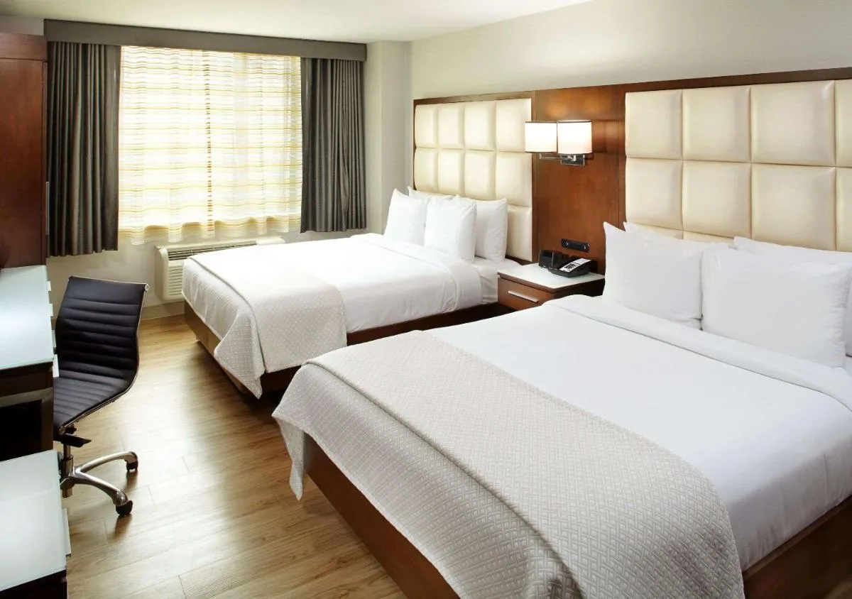 Cambria Hotel New York – Chelsea — 6