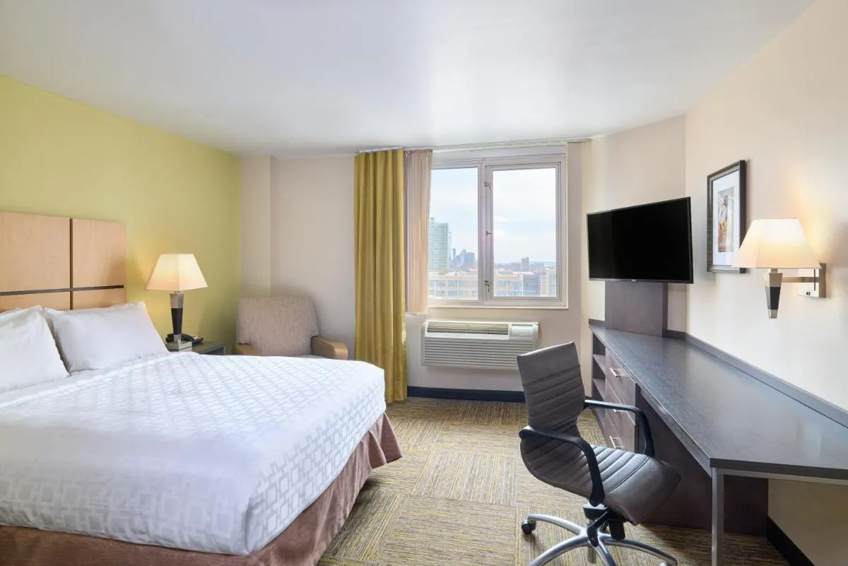Candlewood Suites NYC -Times Square, an IHG Hotel — 4