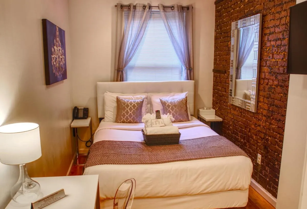 Chelsea Inn — 7