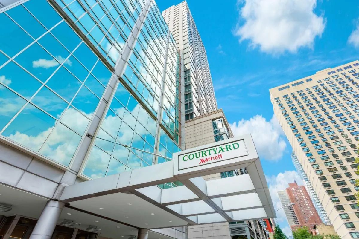 Courtyard New York Manhattan/Upper East Side — 2