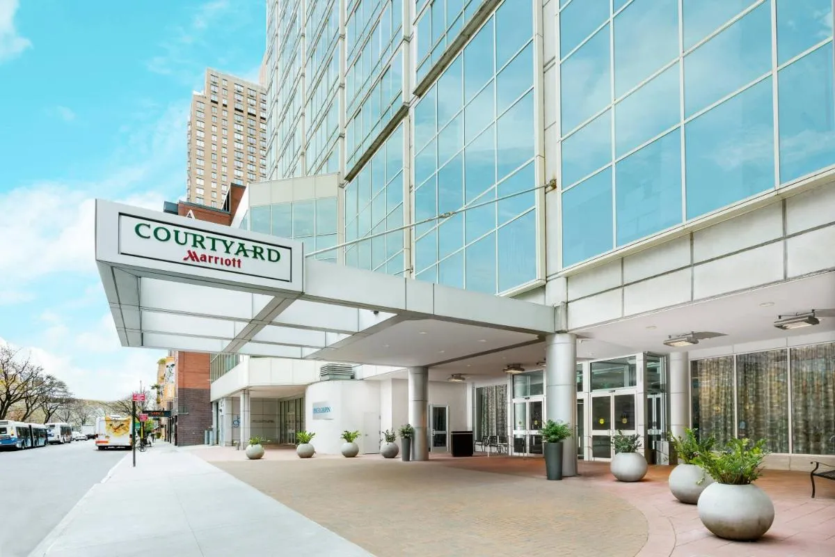 Courtyard New York Manhattan/Upper East Side — 3