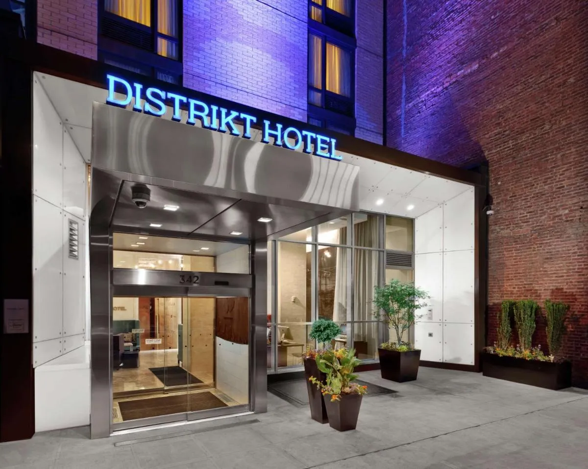 Distrikt Hotel New York City, Tapestry Collection by Hilton — 6