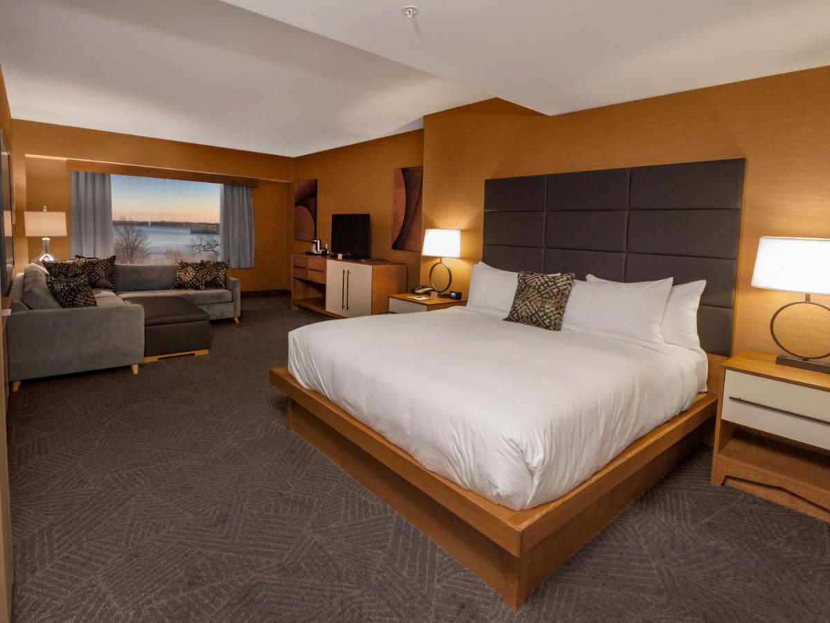 DoubleTree by Hilton Hotel Niagara Falls New York