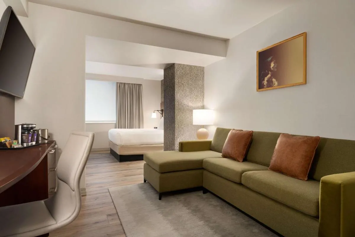 DoubleTree by Hilton New York Downtown — 5