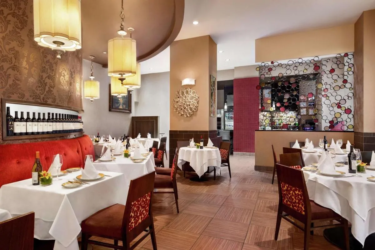 DoubleTree by Hilton New York Downtown — 4