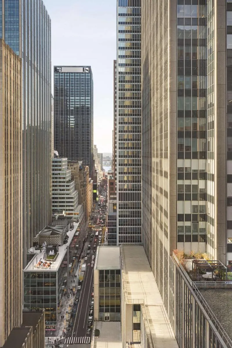 DoubleTree by Hilton New York Midtown Fifth Ave — 5