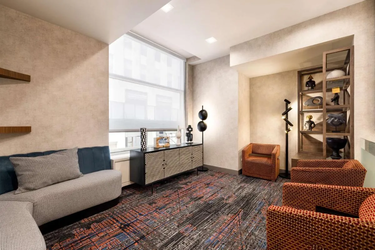 DoubleTree by Hilton New York Midtown Fifth Ave — 7