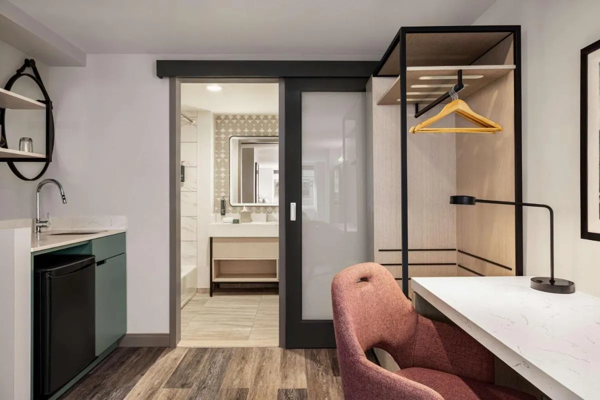 DoubleTree by Hilton New York Midtown Fifth Ave — 2