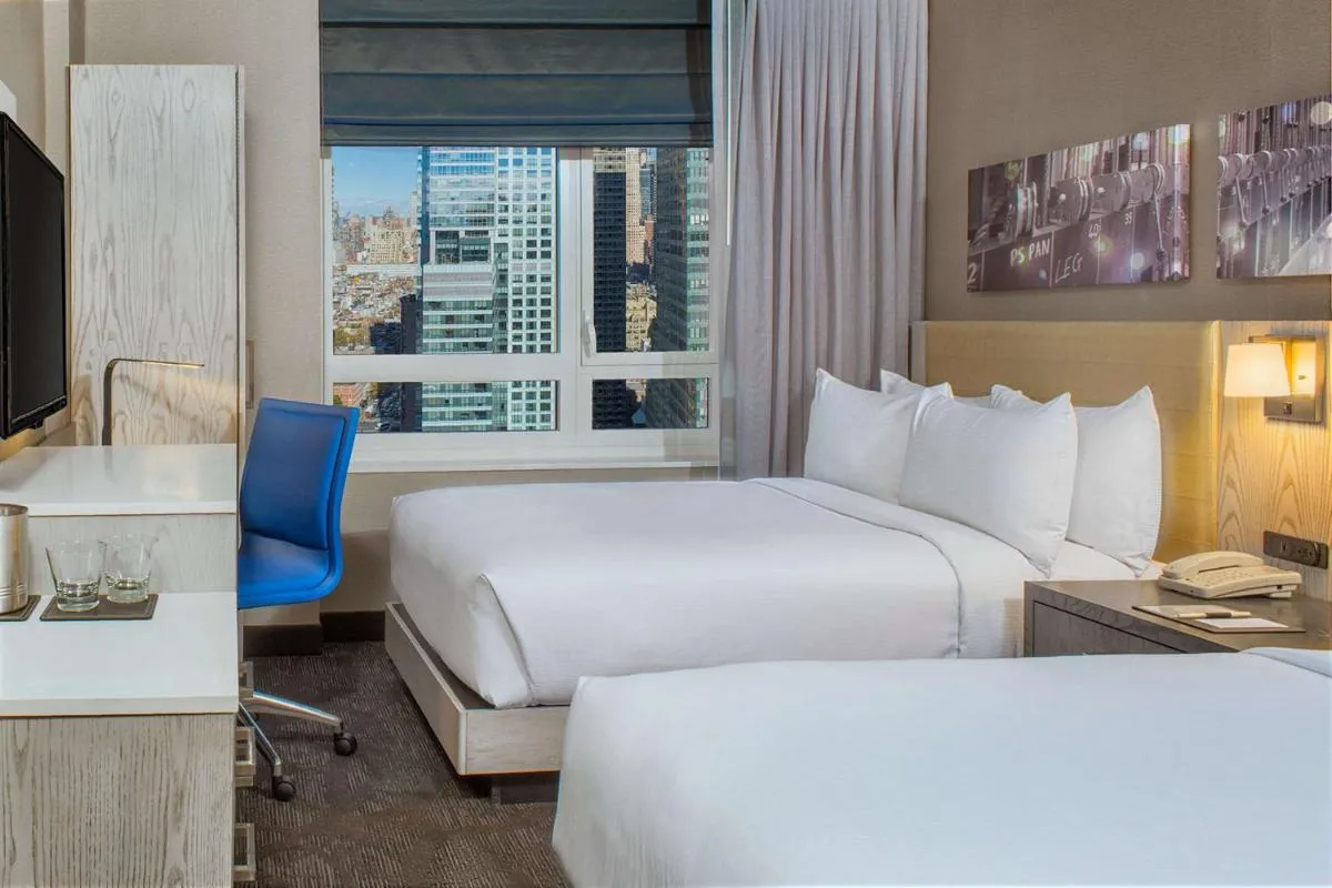 Doubletree By Hilton New York Times Square West — 7
