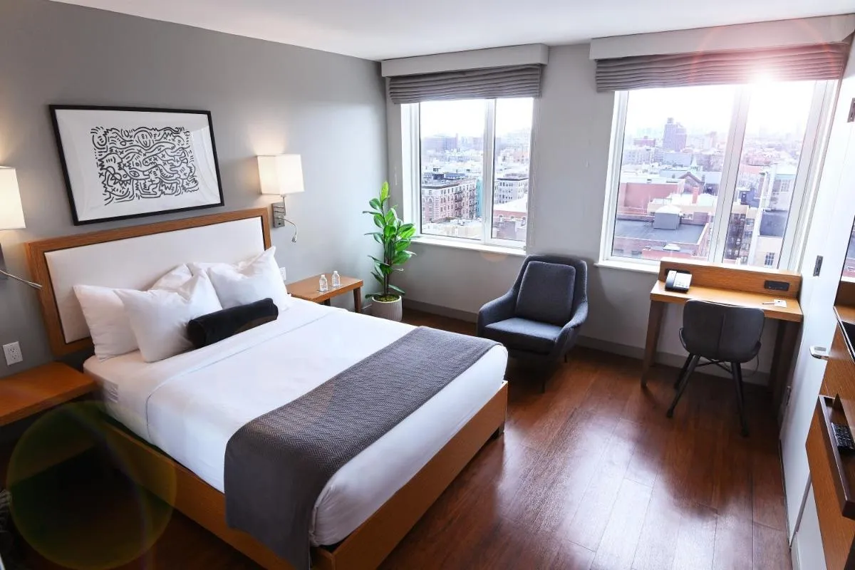 Edge Hotel Washington Heights — 2