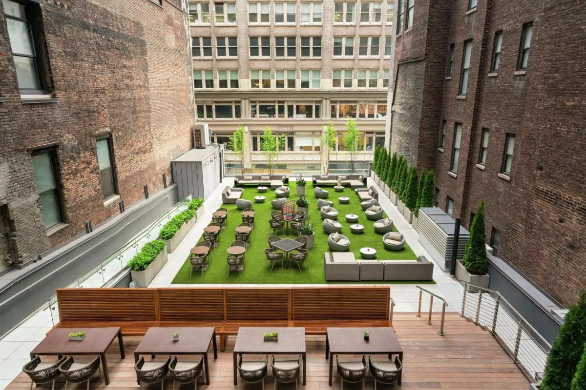 Embassy Suites By Hilton New York Manhattan Times Square — 2