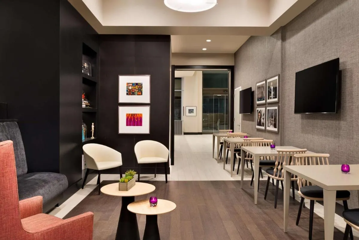 Embassy Suites By Hilton New York Manhattan Times Square — 7