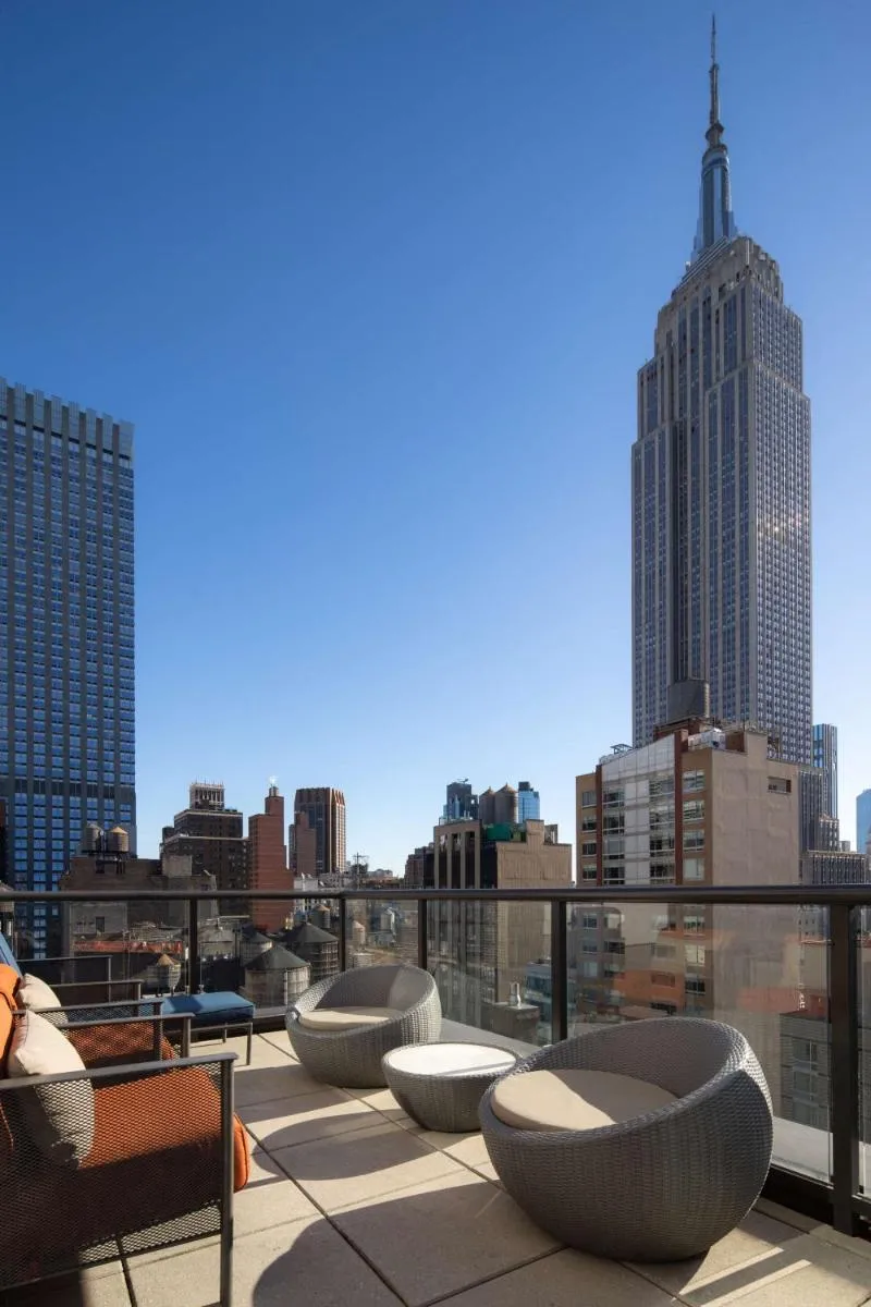 Embassy Suites By Hilton New York Manhattan Times Square — 4