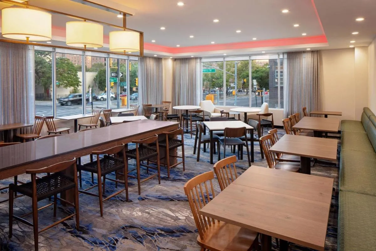 Fairfield Inn & Suites New York Manhattan/Downtown East — 4