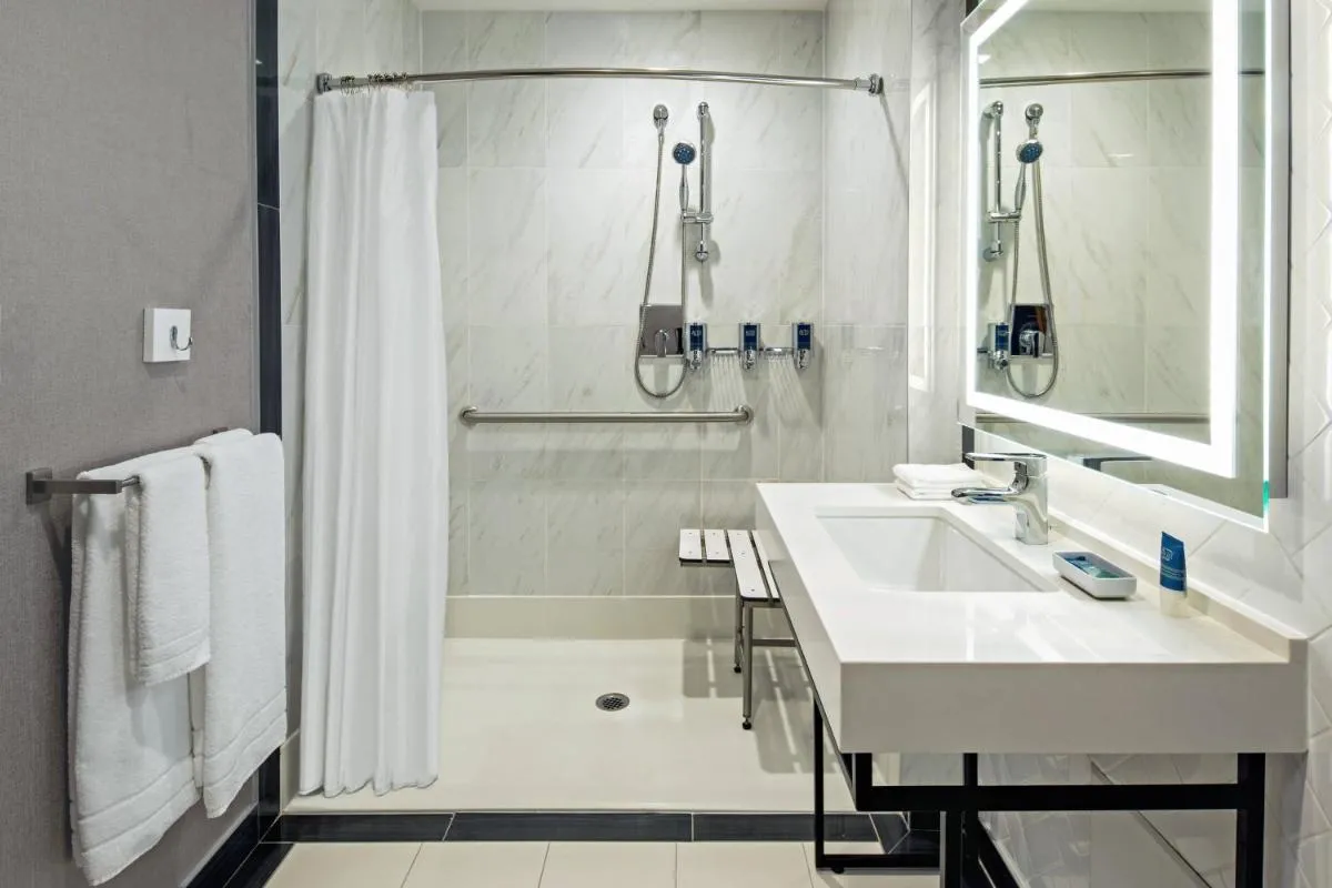 Four Points by Sheraton Manhattan Midtown West — 3