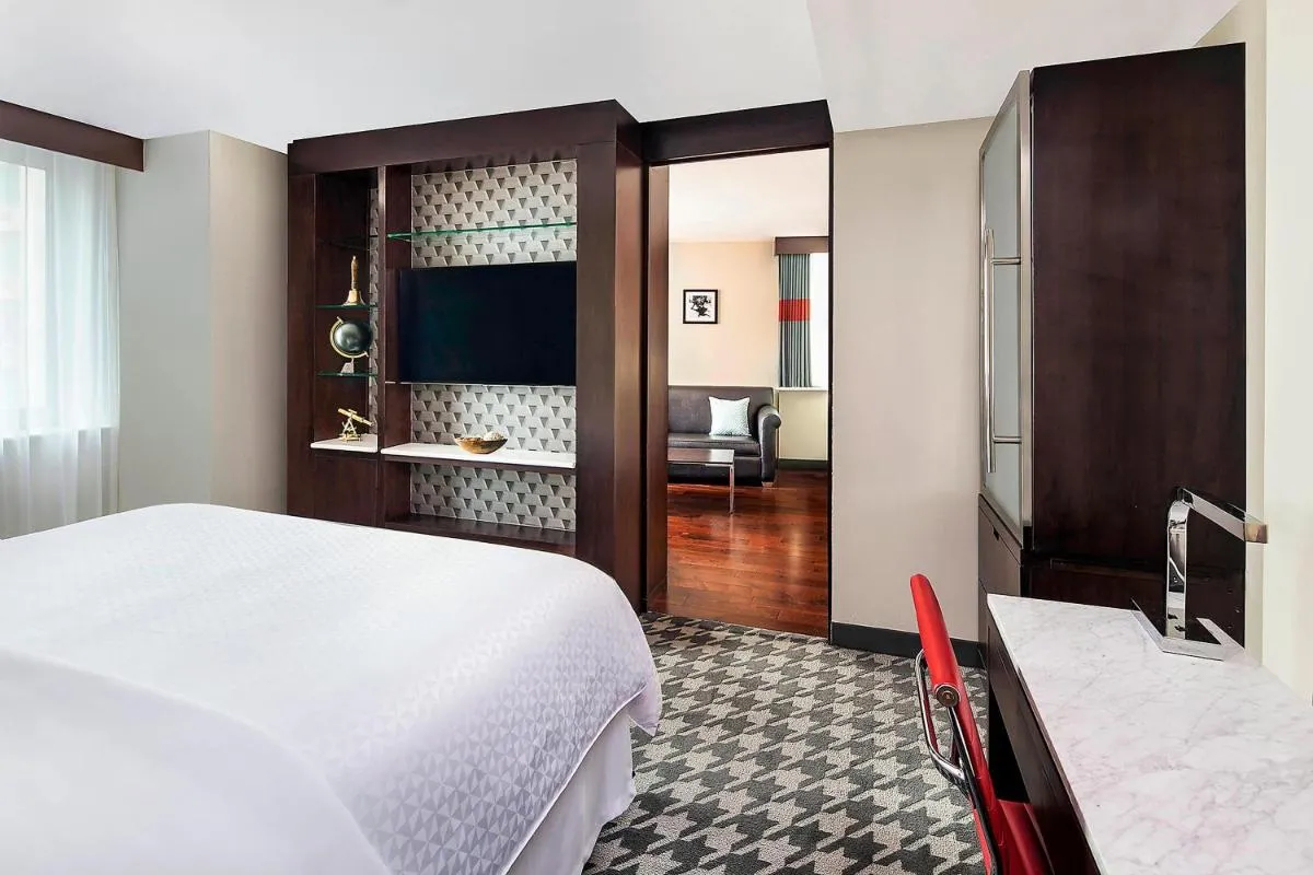 Four Points by Sheraton New York Downtown — 7