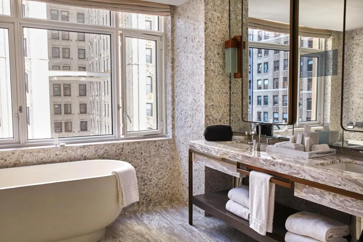 Four Seasons Hotel New York Downtown — 3