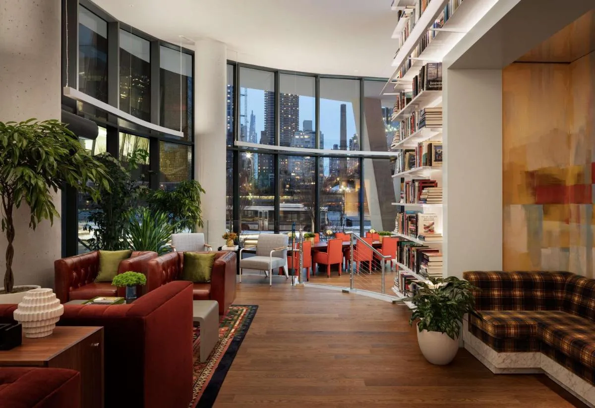 Graduate by Hilton New York — 4