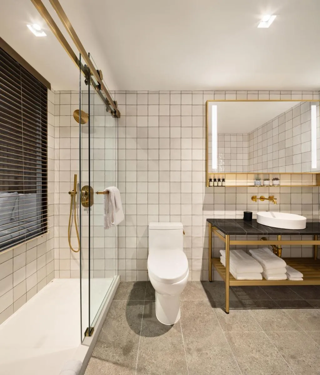 Grayson Hotel — 4