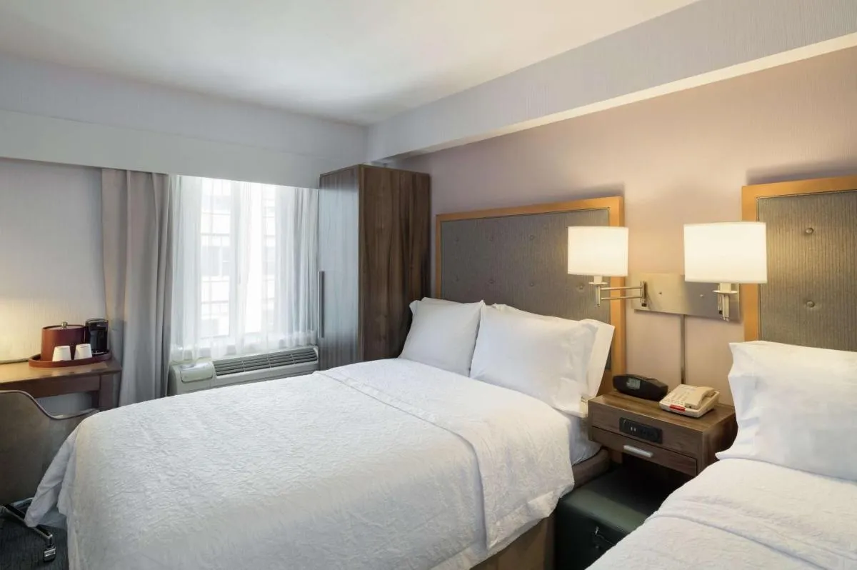 Hampton Inn Madison Square Garden — 7