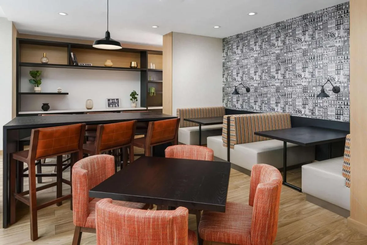 Hampton Inn Manhattan-35th St Empire State Bldg — 3