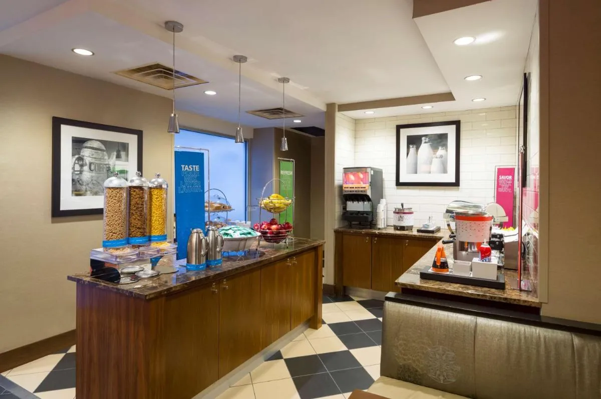 Hampton Inn Manhattan Chelsea — 4
