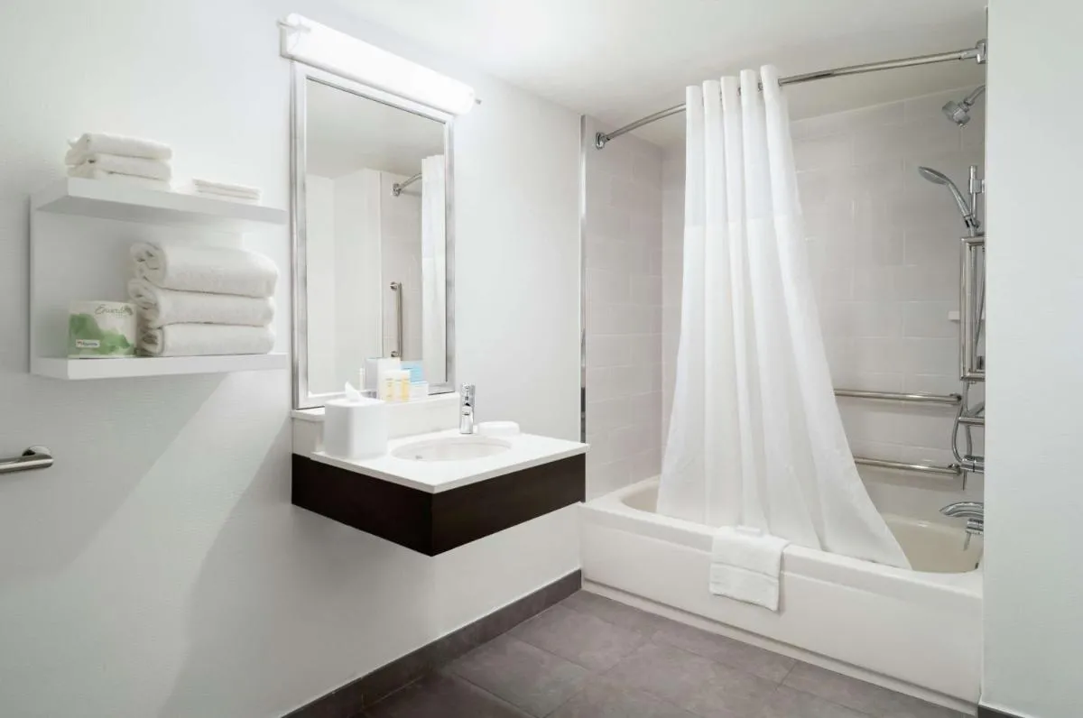 Hampton Inn Manhattan Chelsea — 3