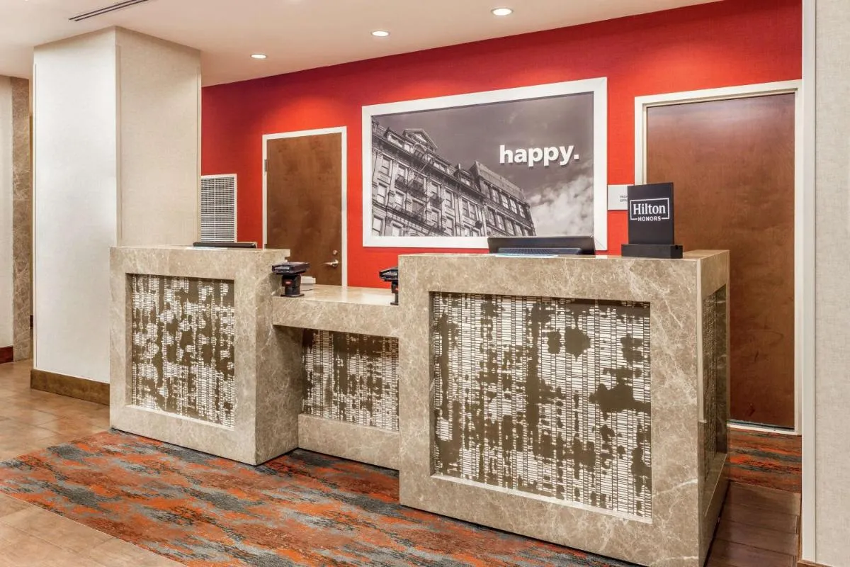 Hampton Inn Manhattan Grand Central — 7