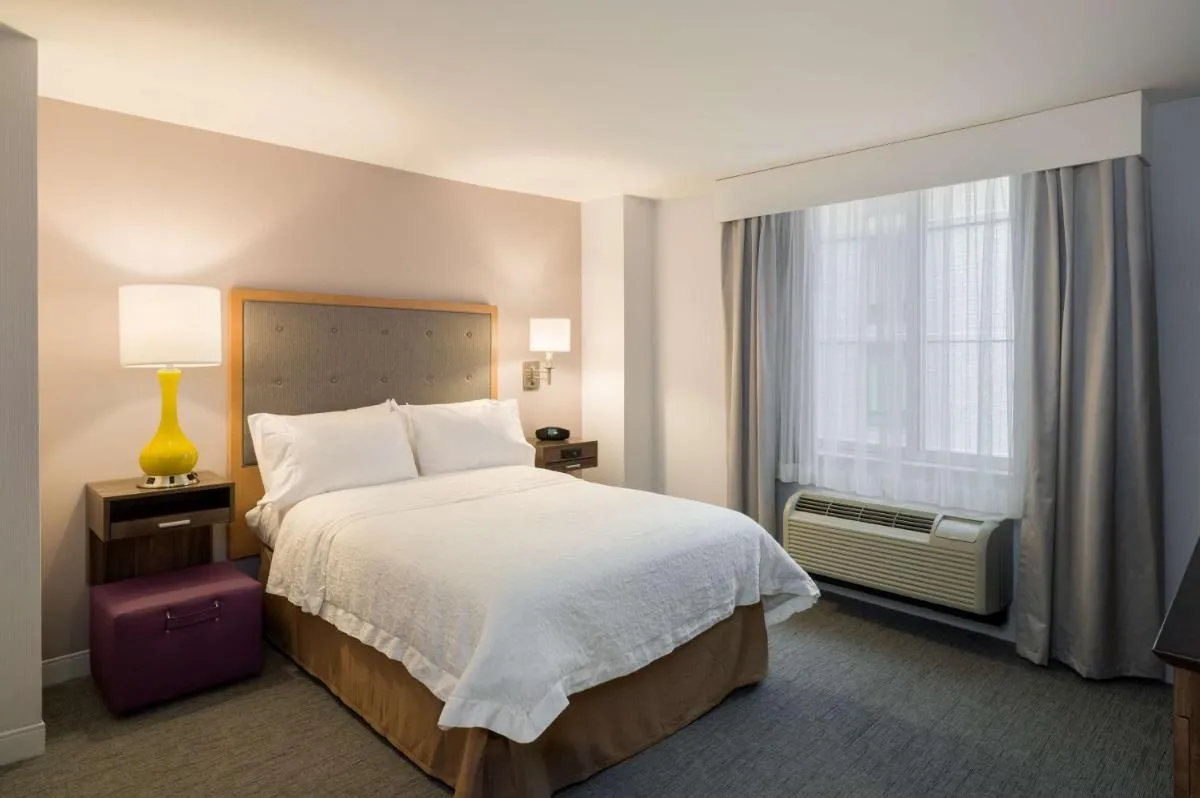 Hampton Inn Manhattan – Times Square South — 2