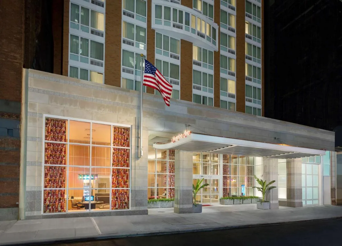 Hampton Inn Times Square Central — 6