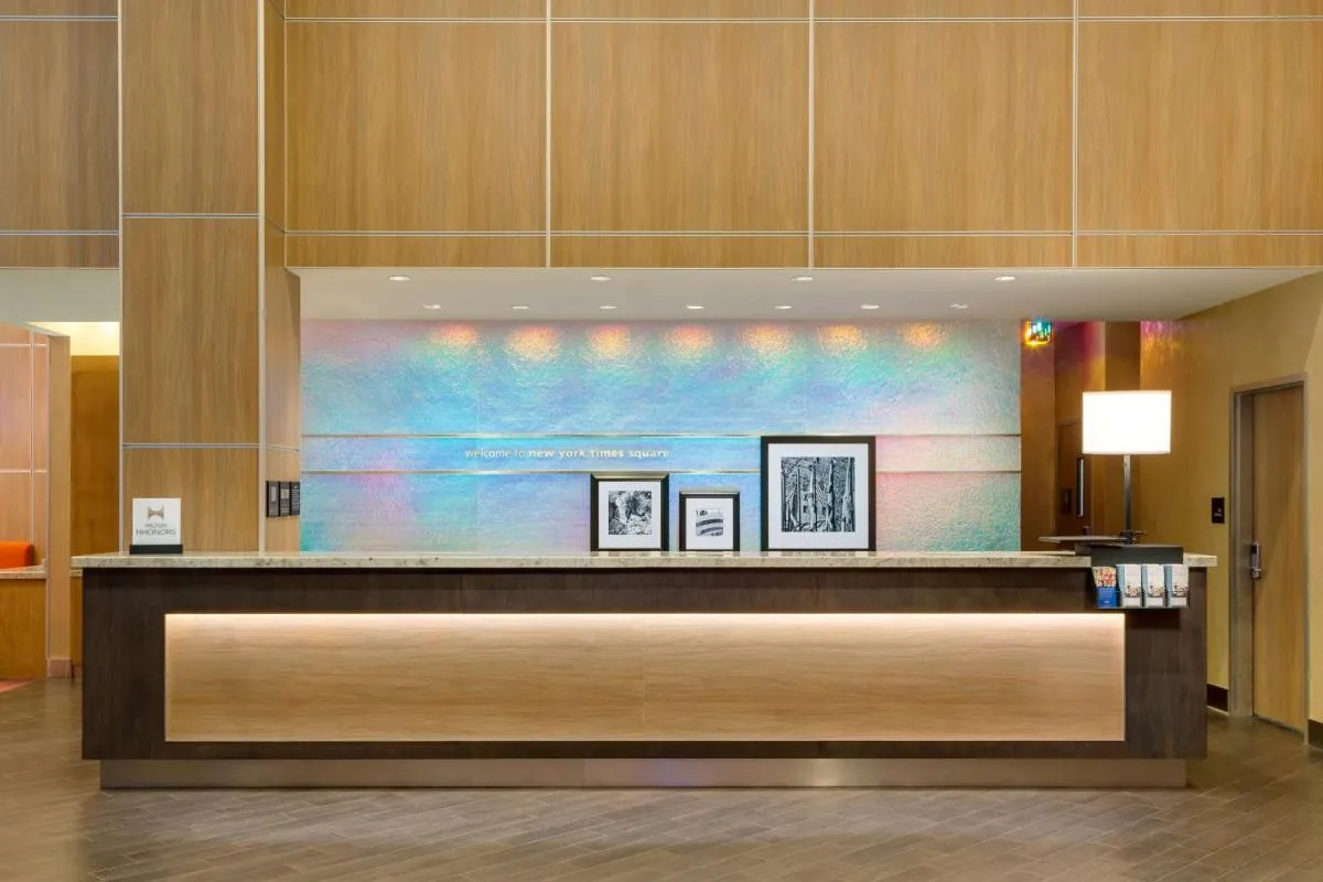 Hampton Inn Times Square Central — 7