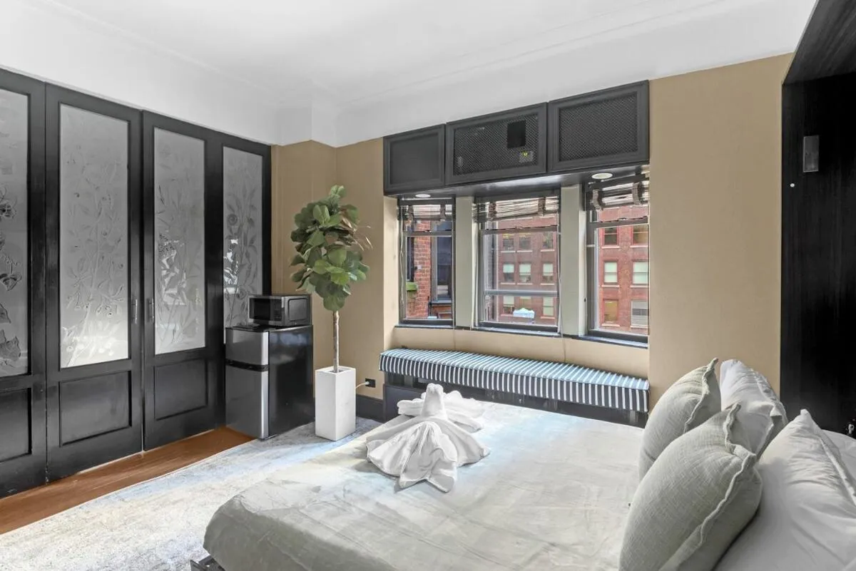 Highly Desired Times Square Apartment with GYM — 2