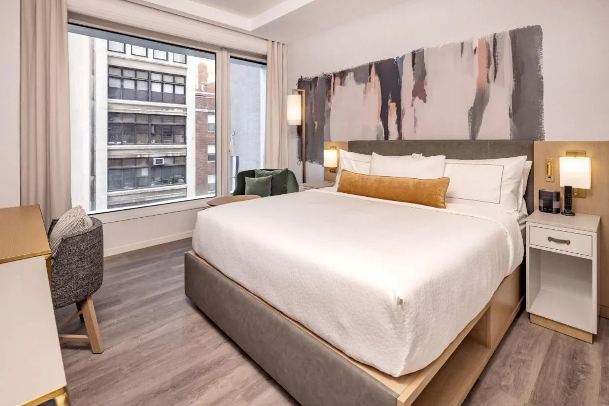 Hilton Club The Central at 5th New York — 6