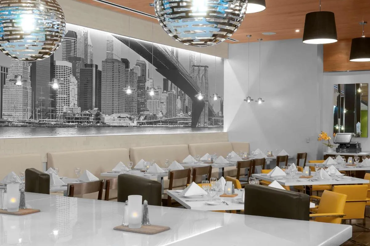 Hilton Garden Inn New York – Times Square Central — 4