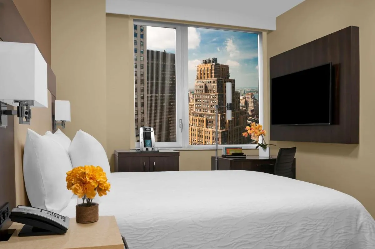 Hilton Garden Inn New York – Times Square Central — 5