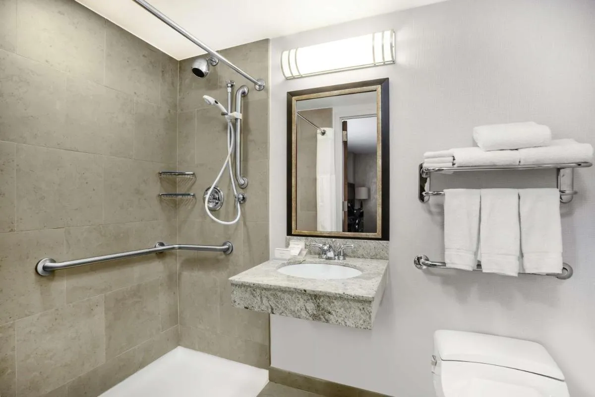 Hilton Garden Inn West 35th Street — 3