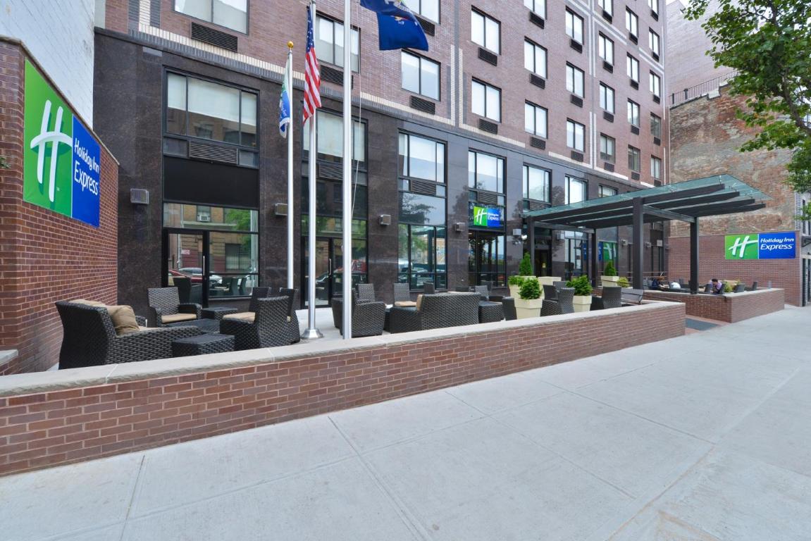 Holiday Inn Express Manhattan Midtown West, an IHG Hotel