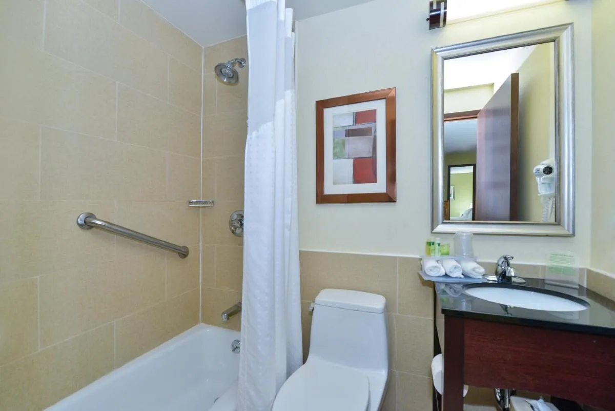 Holiday Inn Express Manhattan Midtown West, an IHG Hotel — 3