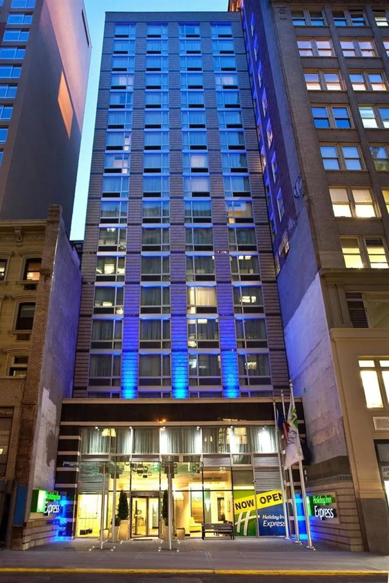 Holiday Inn Express – Times Square South by IHG — 6