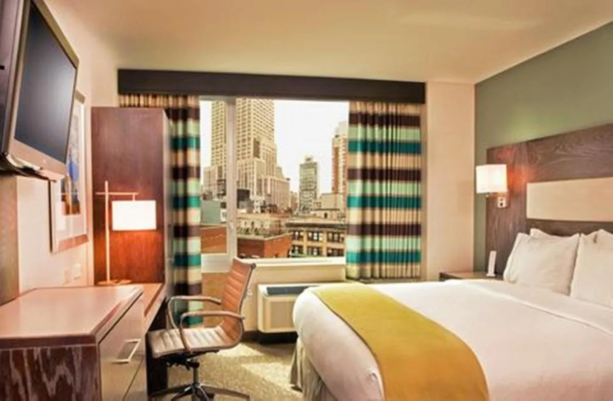 Holiday Inn Express – Times Square South by IHG — 7