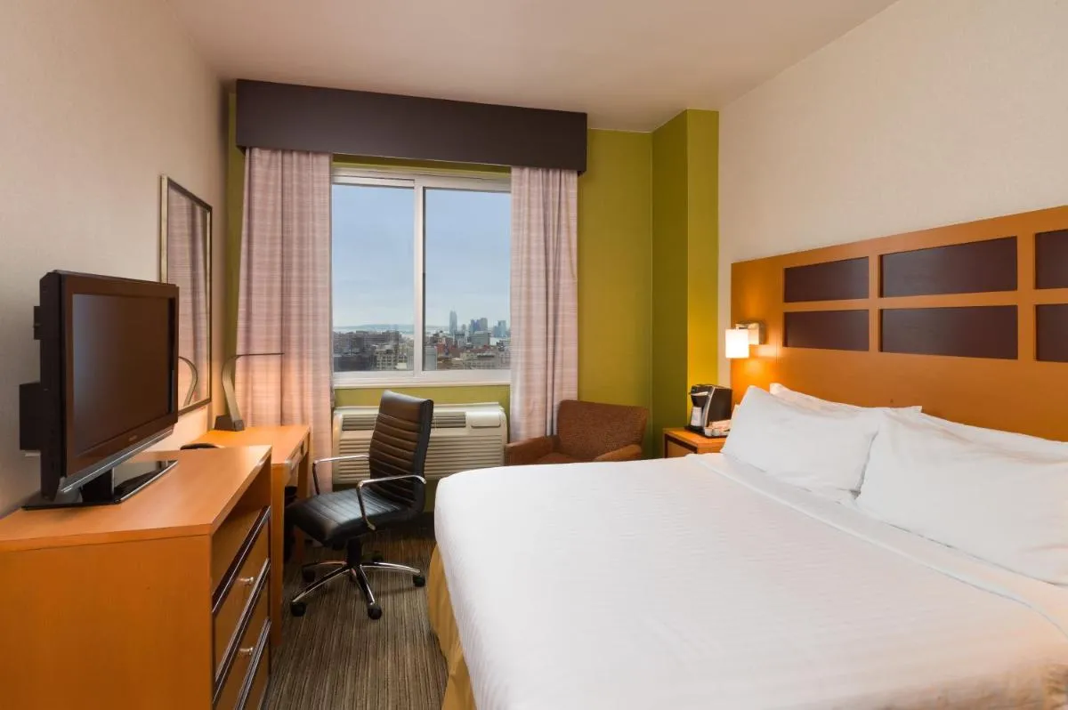 Holiday Inn Express – Times Square, an IHG Hotel — 5