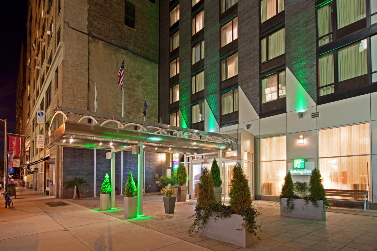 Holiday Inn Manhattan 6th Ave – Chelsea, an IHG Hotel